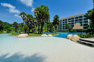 NAITHONBURI BEACH RESORT 4 ****