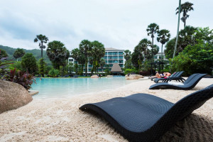 NAITHONBURI BEACH RESORT 4 ****