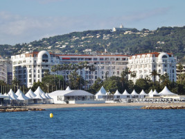 Hotel Barriere le Majestic Cannes 5, Каннес