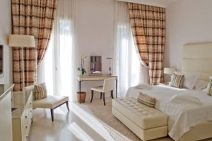 Le Cap Estel 5*, Eze