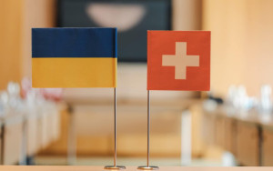 Швейцарія продовжила особливий статус українців ще на рік
